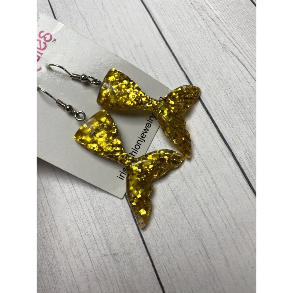 Little Ladies Mermaid Tail Earrings 2 Pieces Yellow Glitter Resin